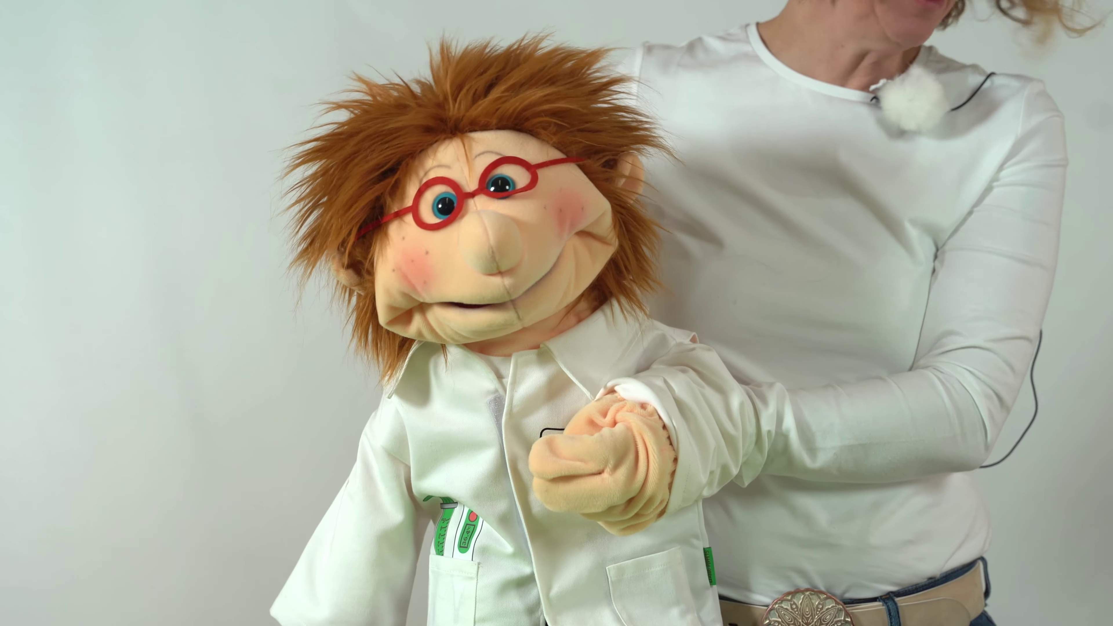 Video 1: Living Puppets Arztkittel (für Handpuppen 65 cm)