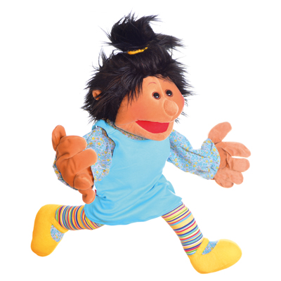 Living Puppets Handpuppe Amy mit hochgebundenem schwarzem Haar, hellblauem Kleid und Ringelstrümpfen