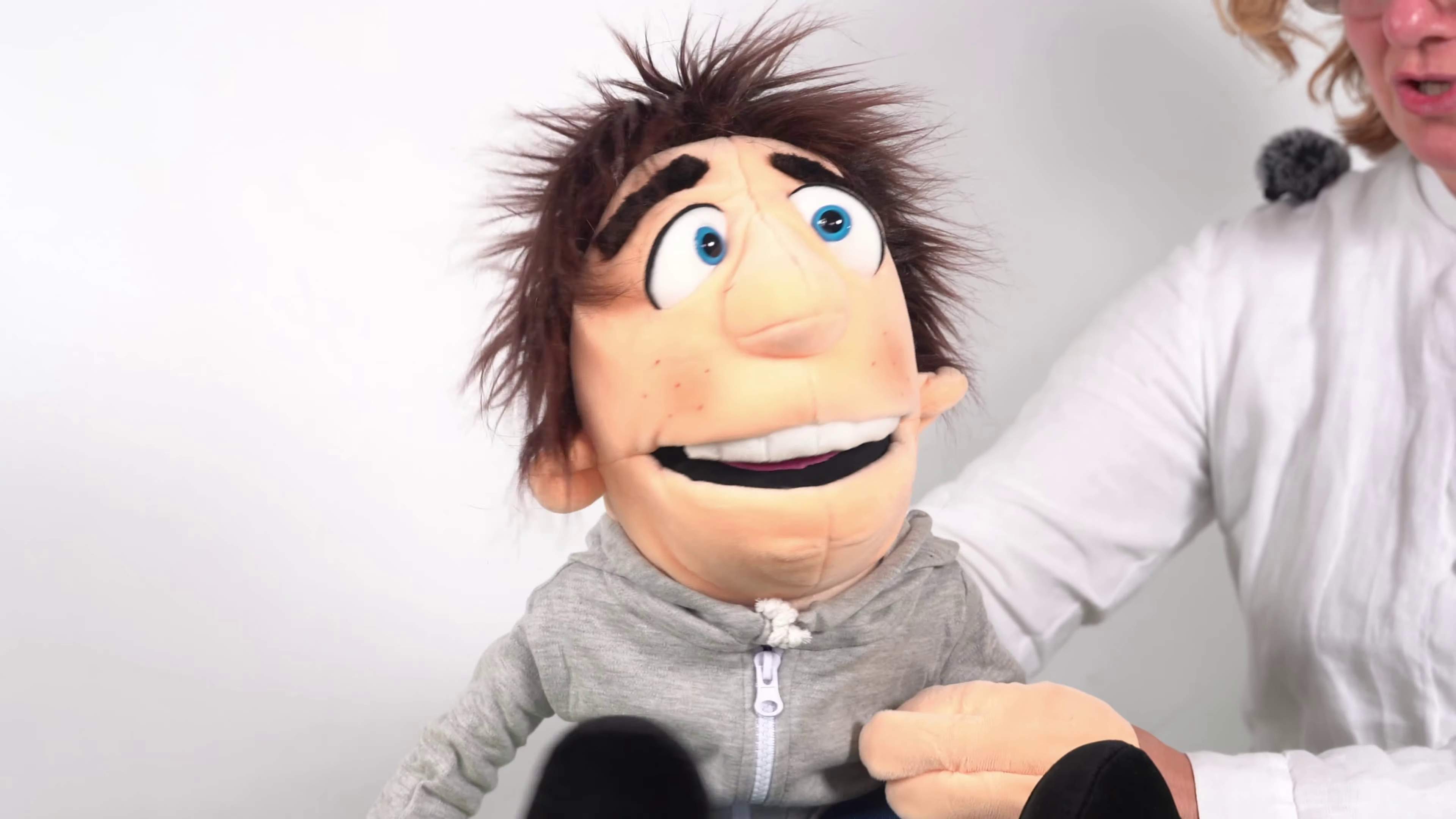 Video 1: Living Puppets hand puppet Mr. Sunday