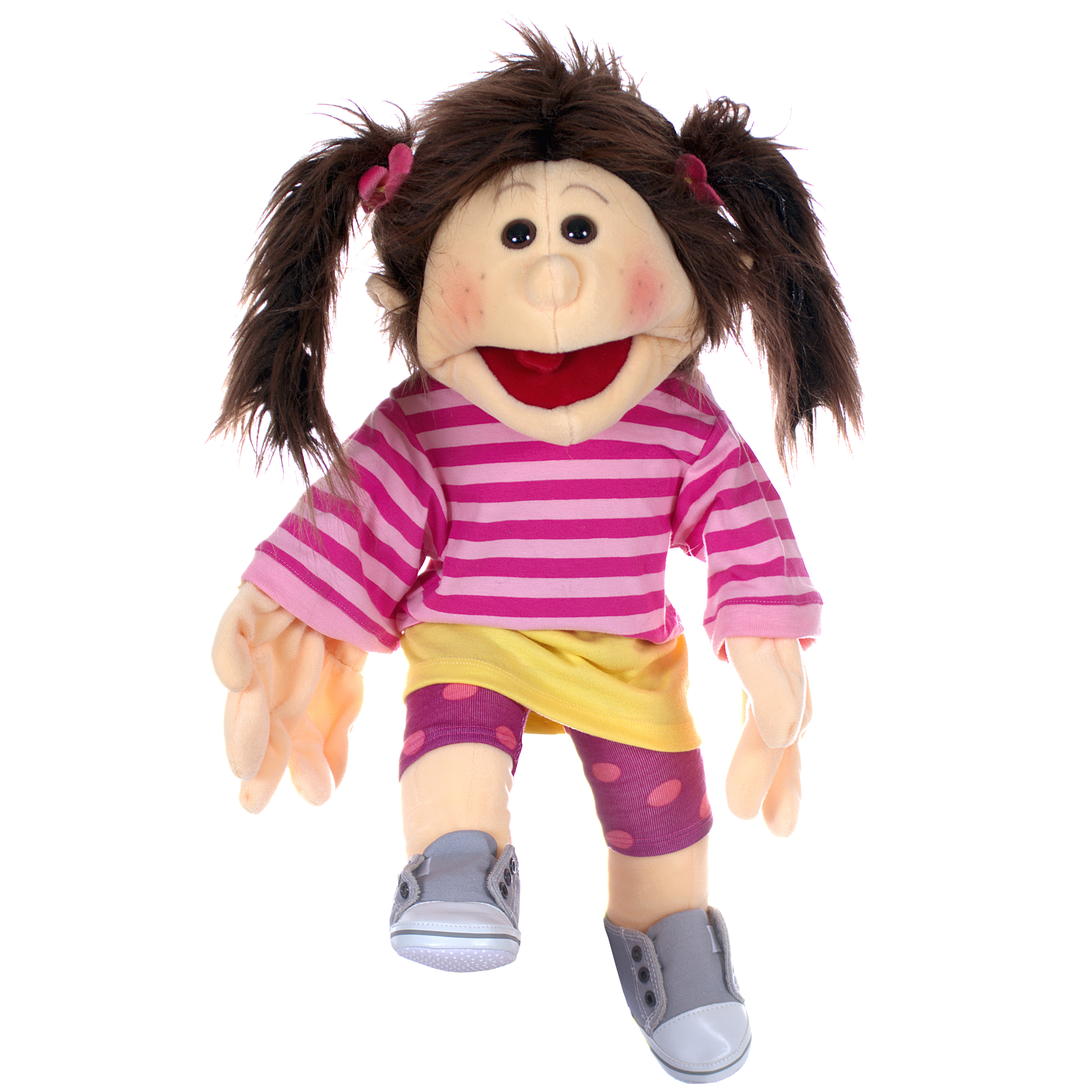 Living Puppets Handpuppe Kleine Finja mit braunen Zöpfen, pink gestreiftem Shirt, gelbem Rock und grauen Sneakers, eine Hand vorgestreckt