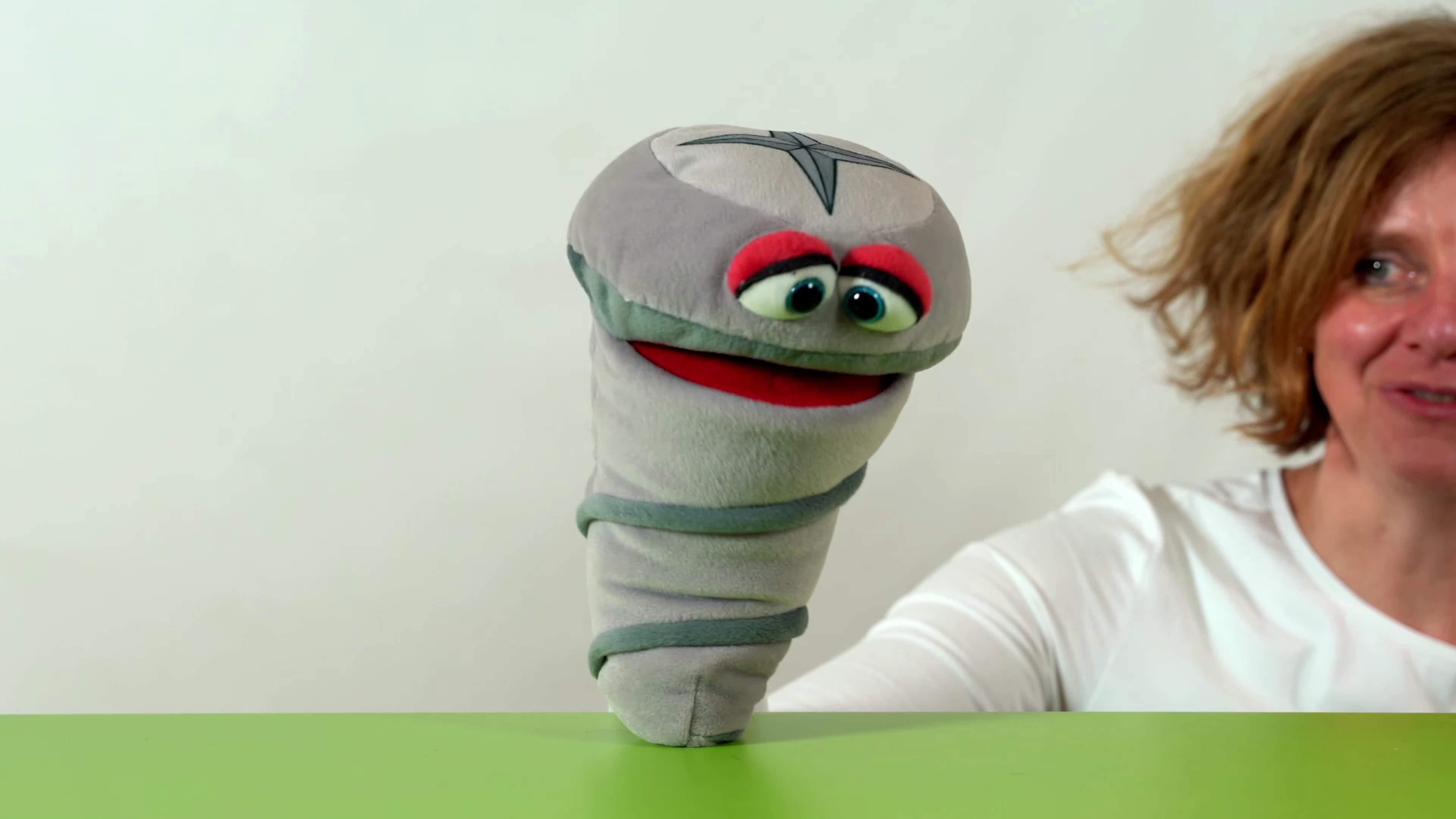 Video 1: Living Puppets Handpuppe Schreckschraube