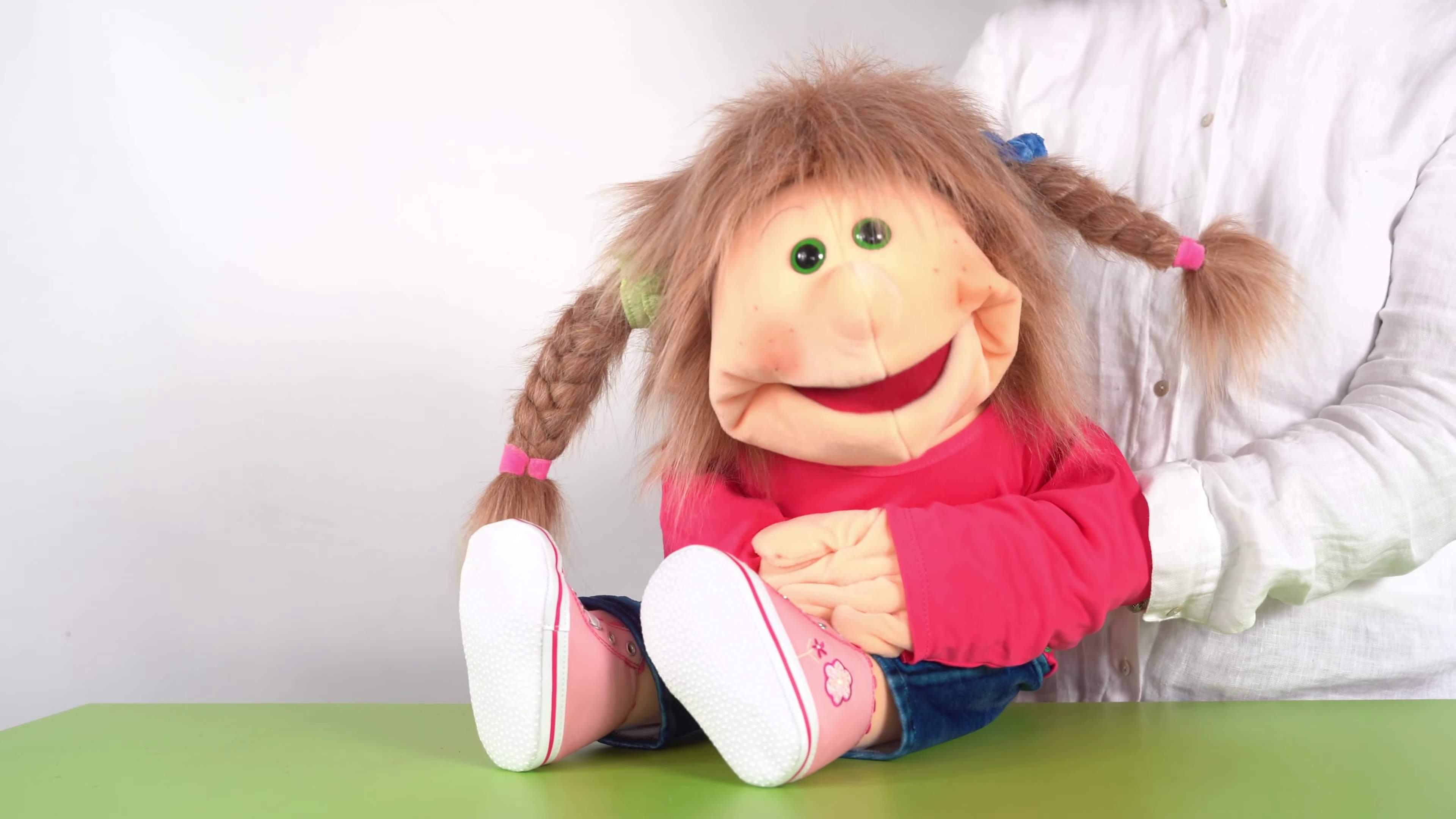 Video 1: Living Puppets hand puppet Caro