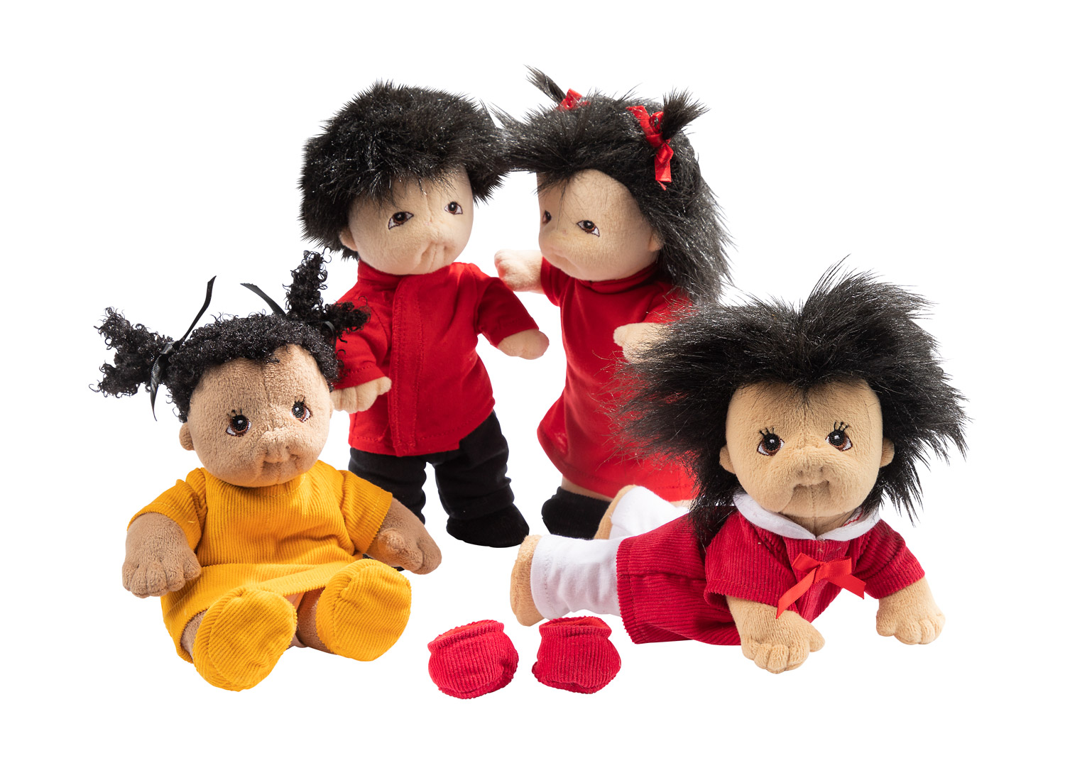 Joyk Biegepuppen-Set Beste Freunde: vier Stoffpuppen in Rot und Gelb, sitzend, stehend und liegend