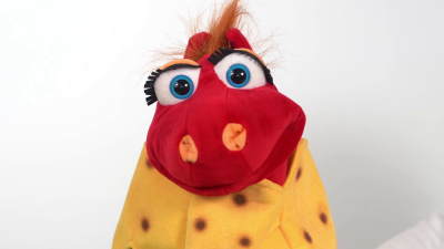 Video 1: Living Puppets Handpuppe Drache Ottilie im Ei