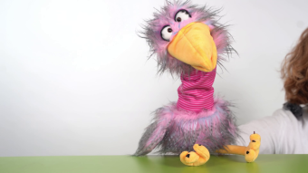 Living Puppets hand puppet bird Madame Quassel Schlamassel Demo